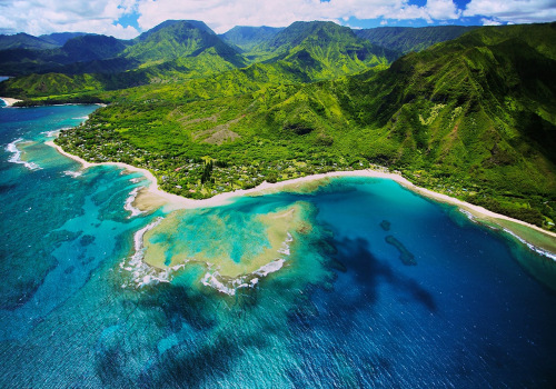 Is it Cheaper to Vacation in the Virgin Islands or Hawaii?